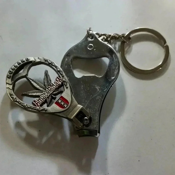 Medical plant design multi nail..beer opener..key chain from Holland.. - Picture 2 of 3